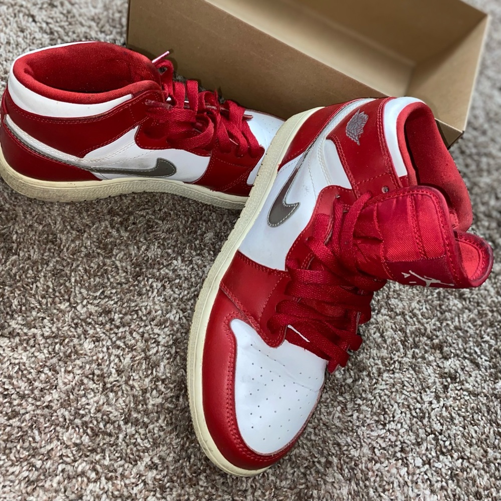 High top Jordan 1’s Sneaker